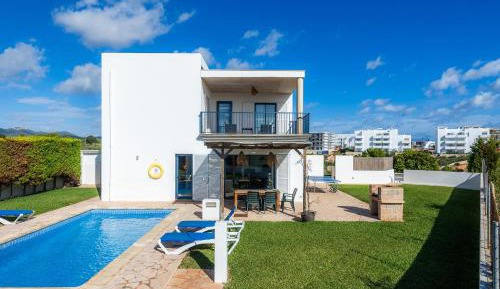 Villa with Garden View