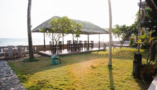 Deluxe Double Room with Side Sea View