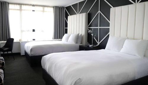 Double Room with Mobility/Hearing Access, Two Double Beds andTub with  Grab Bars, Non-Smoking