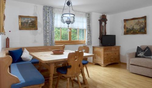 Apartment with Mountain View C