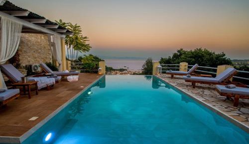 Three-Bedroom Villa Red Rose
