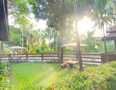 Deluxe Family Room with Terrace River View