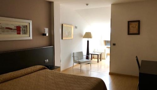 Deluxe Queen Room