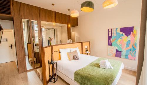 Deluxe Double Room with Balcony and Church view