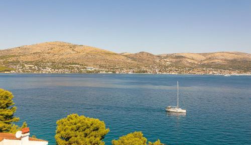 One-Bedroom Apartment with Balcony