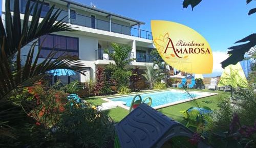 Apartment with Garden View