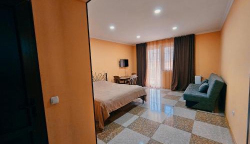 Quadruple Room with Private Bathroom