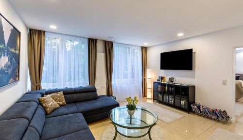 Three-Bedroom Superior Apartment