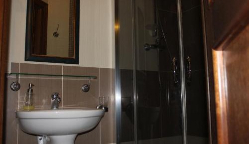 Three-Bedroom Apartment - Akwarium