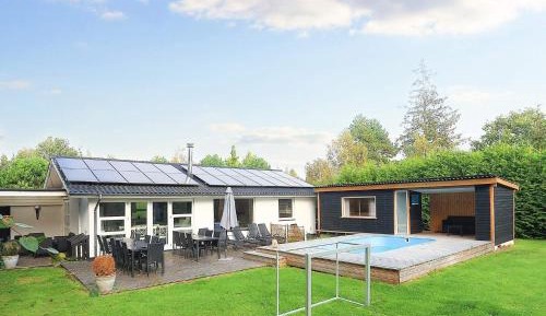Four-Bedroom Holiday Home
