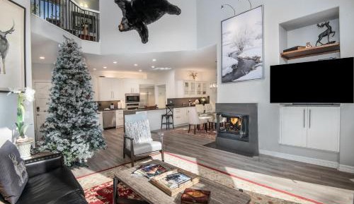 Four-Bedroom Holiday Home