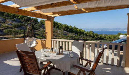One-Bedroom Holiday Home