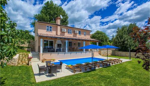 Four-Bedroom Holiday Home