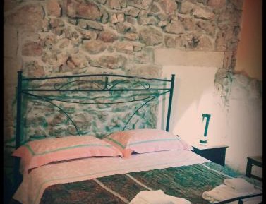 Studio Apartment - Split Level