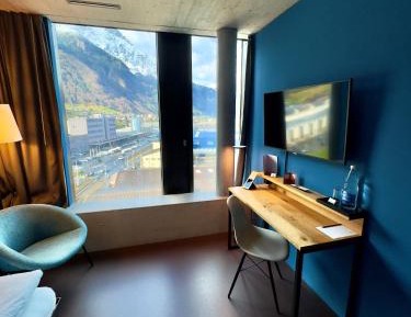 Single Room with Mountain View