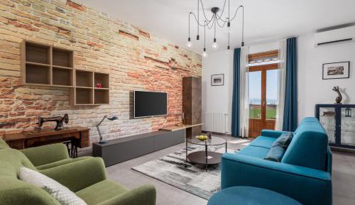 Apartment with Balcony Street Ivana Dežmana 8, 5. floor