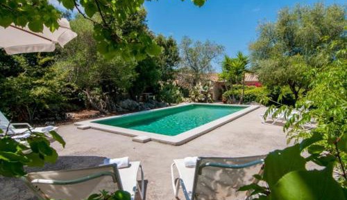 Villa with Garden View