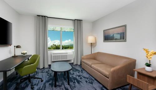 Executive King Suite with Mountain View