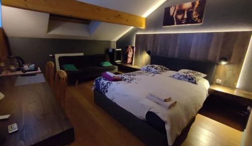 Triple Room with Private Bathroom