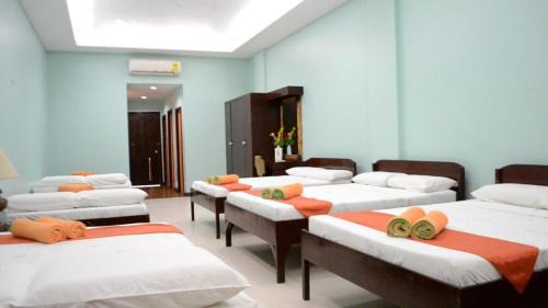 Mixed Dormitory Room