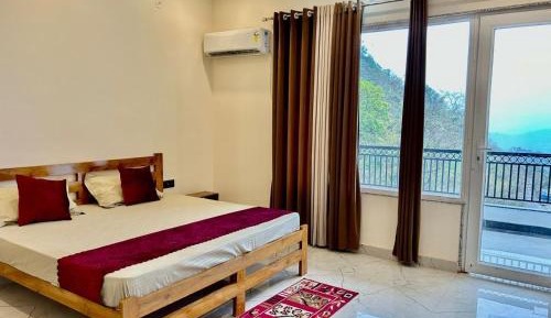 Deluxe Double Room with Balcony