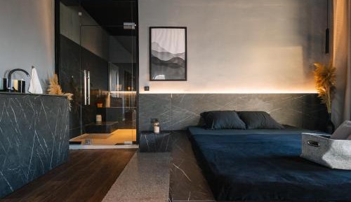 Deluxe King Suite