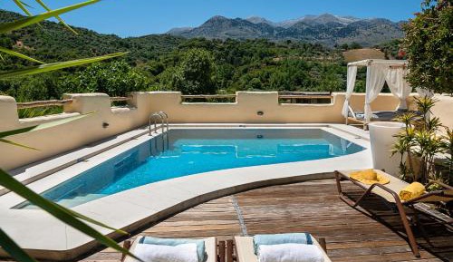 Three-Bedroom Villa (6 Adults)