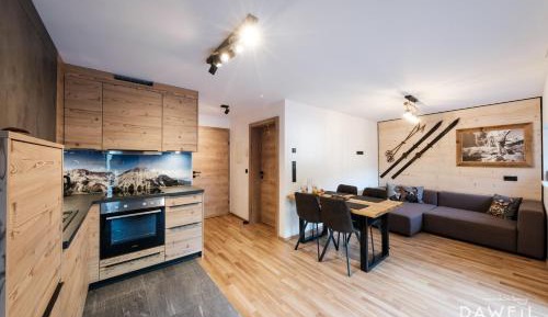 Apartment with Mountain View