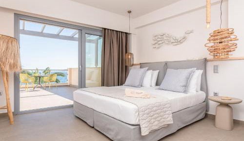 Deluxe Suite with Sea View