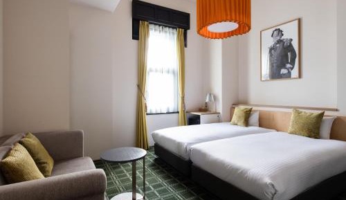 Moderate Hollywood Twin with Private Bathroom in the Historic Bldg.