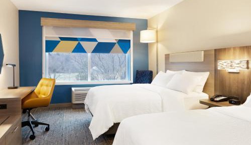 Queen Suite with Two Queen Beds
