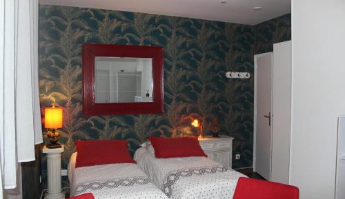 Twin Room with Private Bathroom