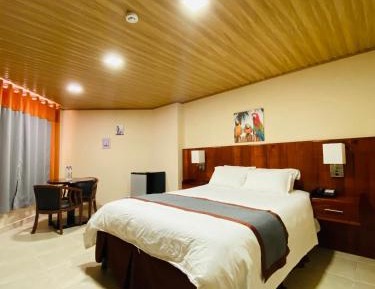 Standard Queen Room