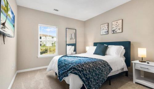 Deluxe Two-Bedroom Apartment with Garden View