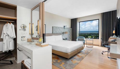 1 King Bed Premium Sea View High Floor