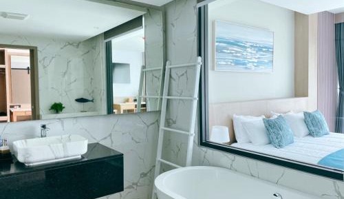 Deluxe Double or Twin Room with Garden View