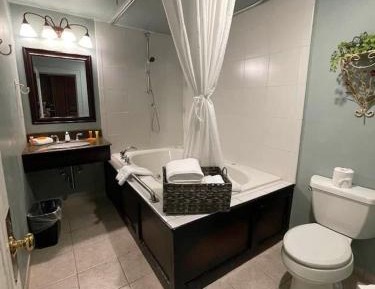 Suite with Spa Bath