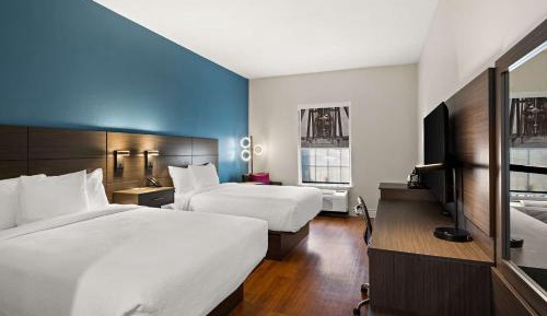 Queen Room with Two Queen Beds - Non-Smoking