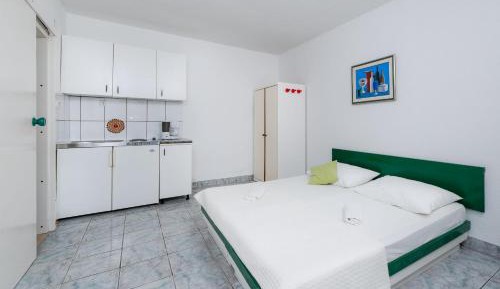 One-Bedroom Apartment - Ground Floor