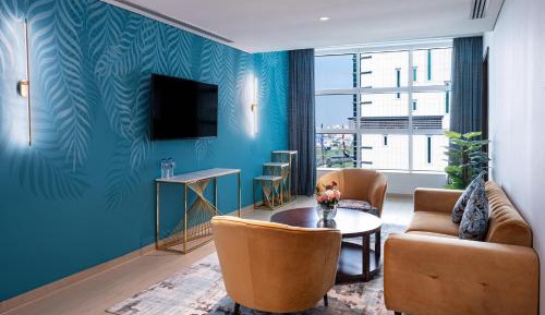 Business Suite, 1 Bedroom Suite, 1 King, Skyline view