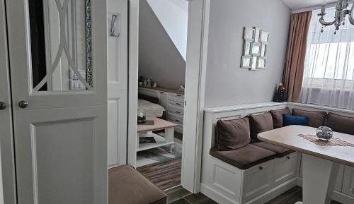 Apartment with Mountain View