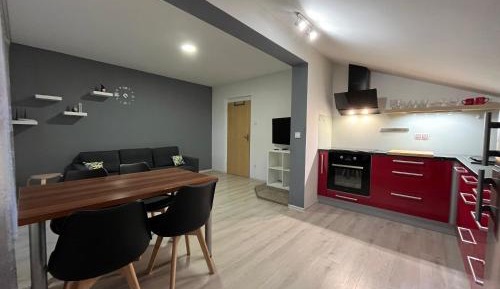 Apartment with Pool View 