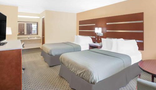 Queen Room with Two Queen Beds - Non-Smoking
