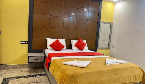 Deluxe Queen Suite