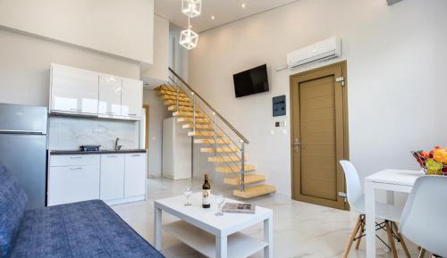 Deluxe Queen Suite