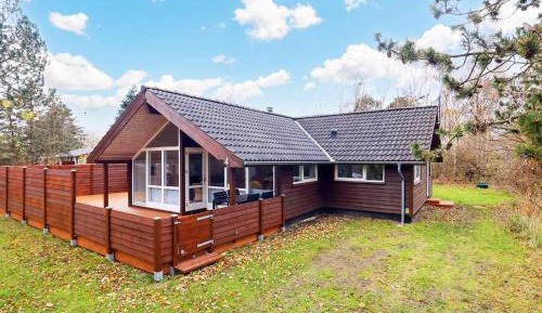Three-Bedroom Holiday Home 