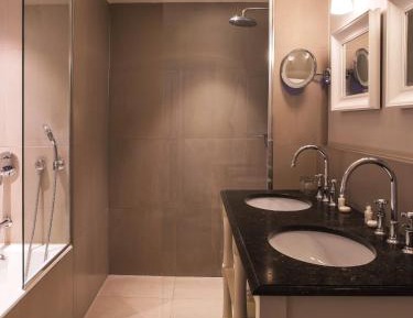 Superior Deluxe Double or Twin Room 
