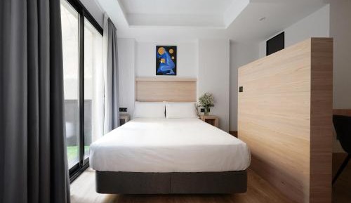 Medium Studio with Kitchenette