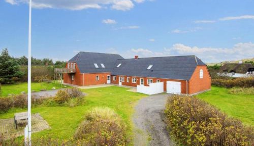 Nine-Bedroom Holiday Home