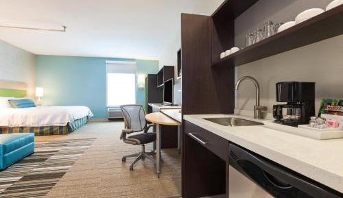 One-Bedroom King Suite - Non-Smoking